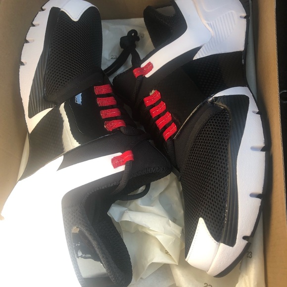 Jordan’s - Picture 2 of 4